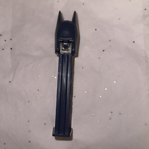 Vintage Dark Blue Batman PEZ Candy Dispenser, 1995 DC Comics, Footed, Cleaned. - Picture 3 of 5